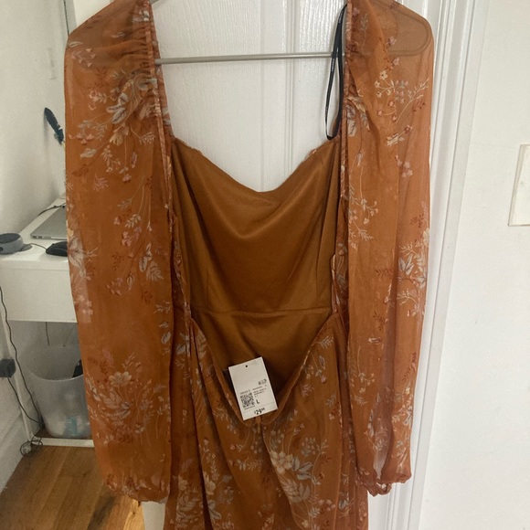 Spring dress - Picture 2 of 3